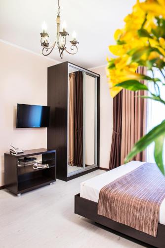 hotel status apartments