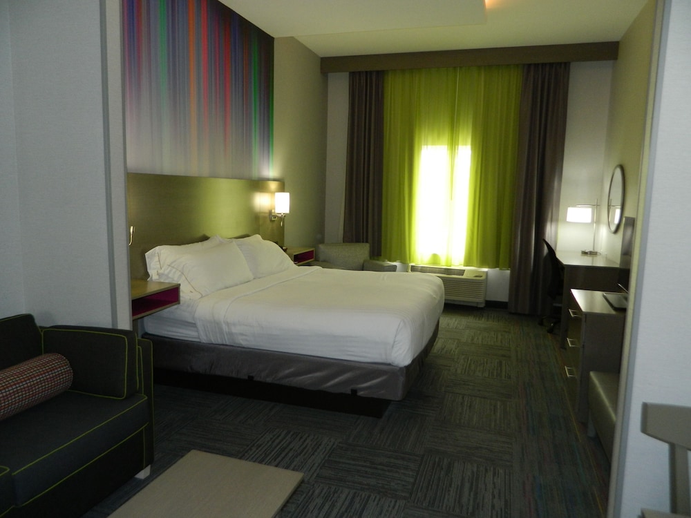 holiday inn express and suites shippensburg by ihg