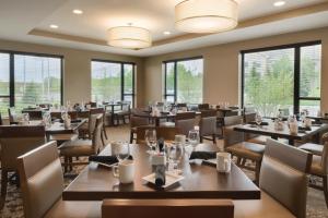Holiday Inn Chicago - Schaumburg By Ihg,Cook County>>Chicago,4 star