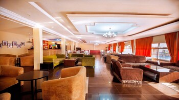 universal hotel enugu