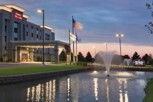 Hampton Inn & Suites Kenosha Pleasant Prairie,Kenosha>>Bristol,3 star