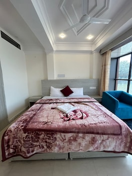 Soni's Mansion Shivsagar,Near Western Temple In Front Of Shiv Sagar Lake,3 star