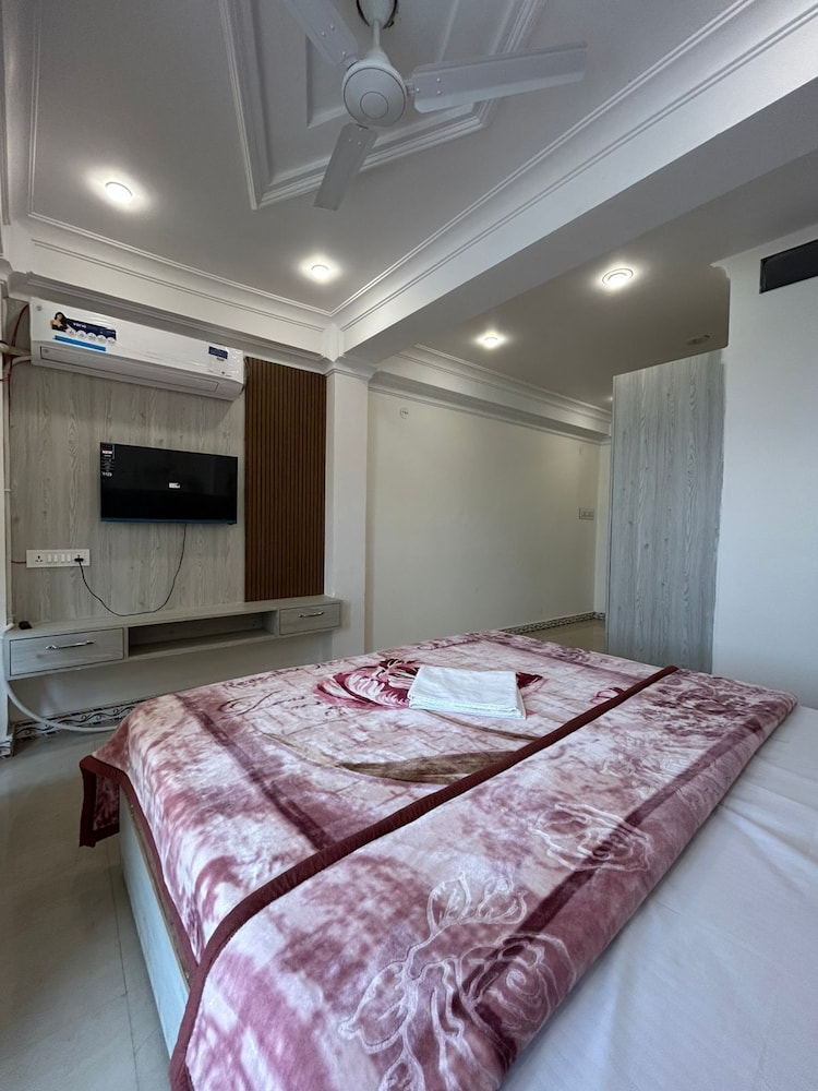 sonis mansion shivsagar