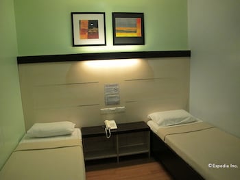 sugbutel family hotel cebu powered by cocotel