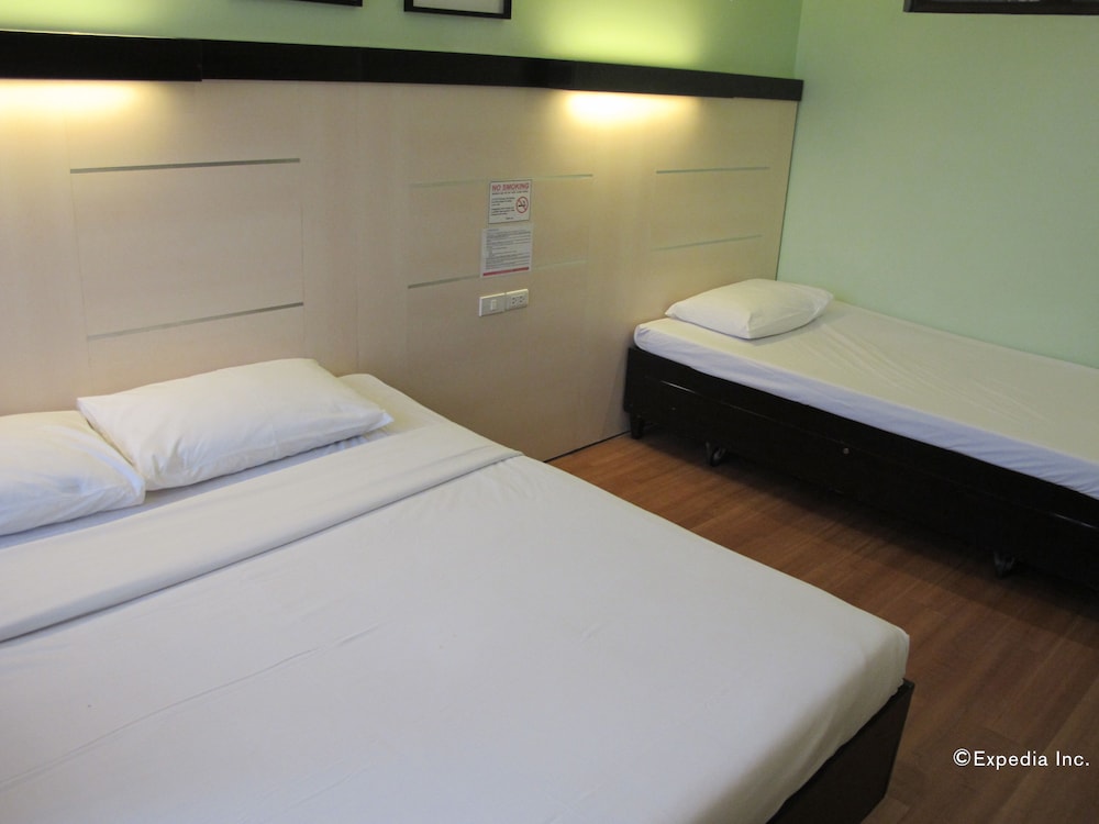 sugbutel family hotel cebu powered by cocotel