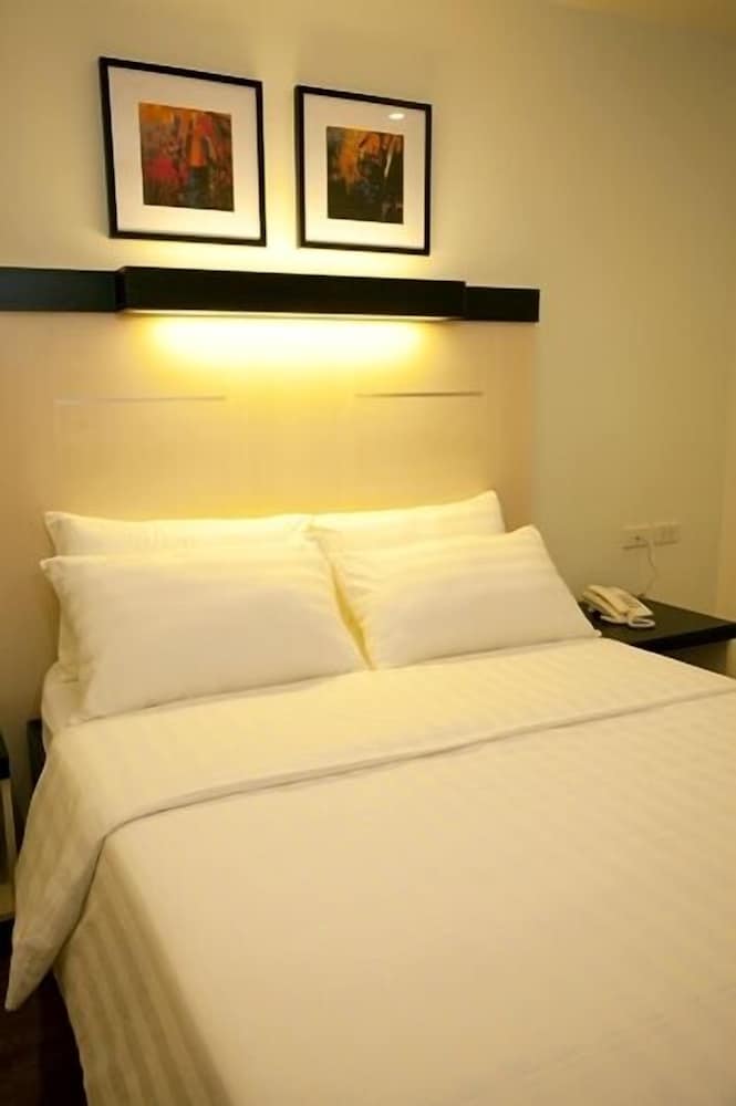 sugbutel family hotel cebu powered by cocotel