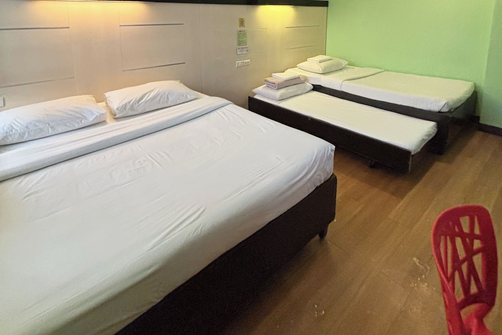 sugbutel family hotel cebu powered by cocotel
