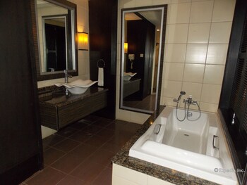 planta centro bacolod hotel and residences