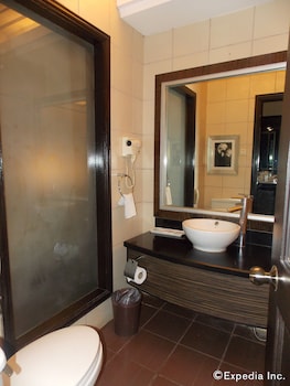 planta centro bacolod hotel and residences