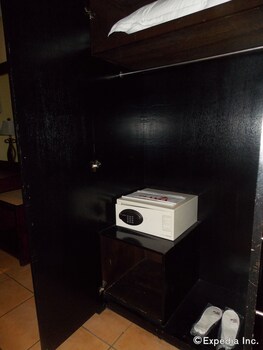 planta centro bacolod hotel and residences