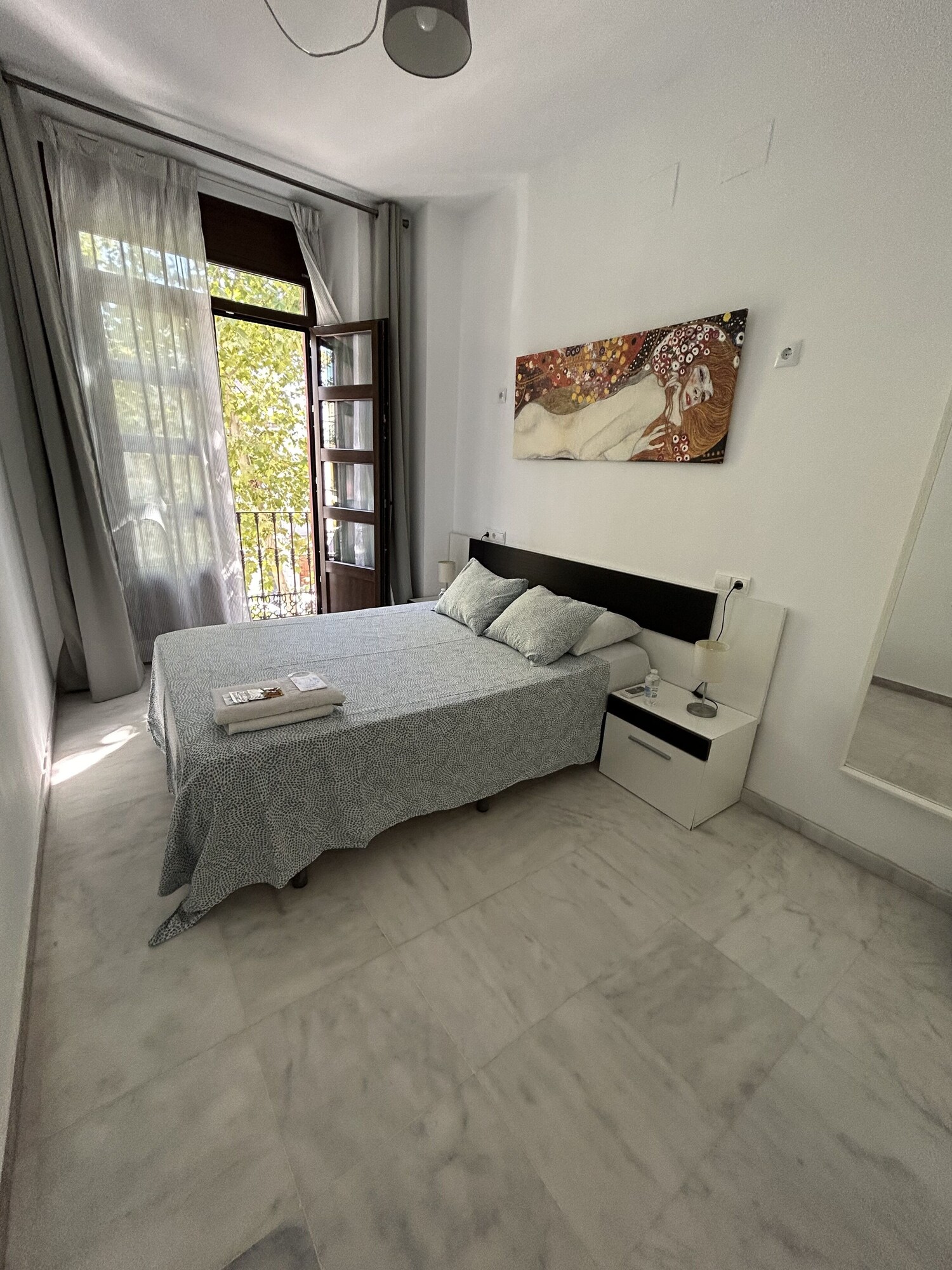 the spot central hostel