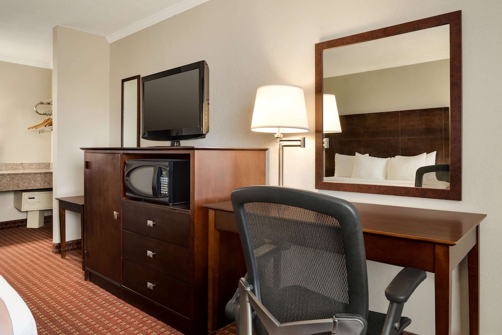days inn by wyndham whitmore lake ann arbor brighton