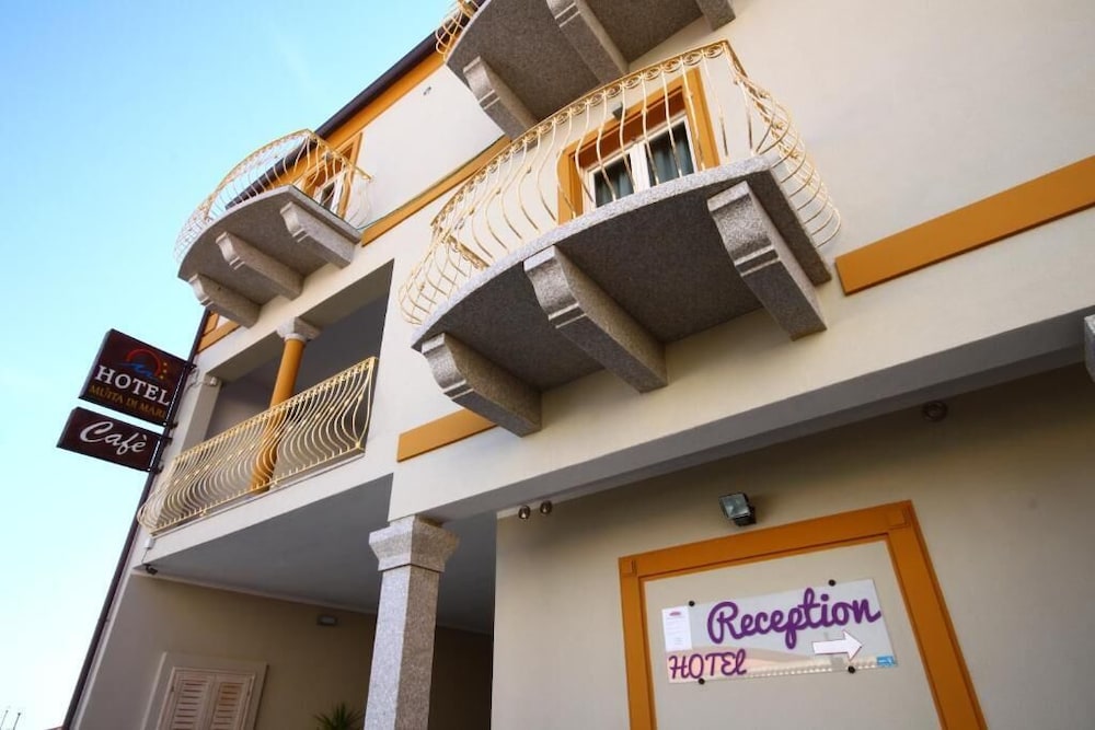 hotel muita di mari
