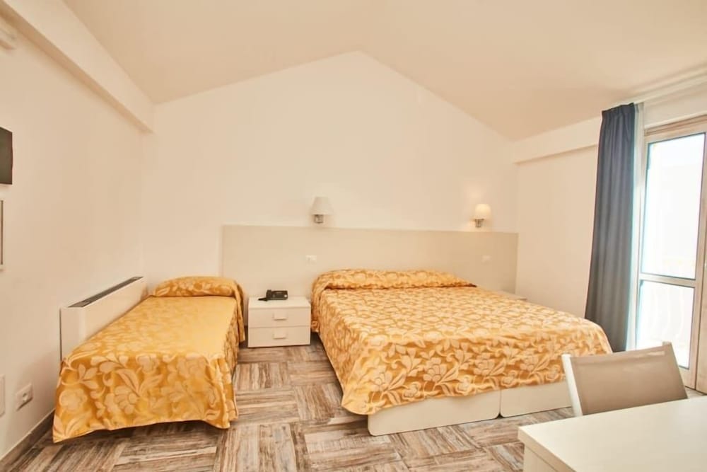 hotel muita di mari