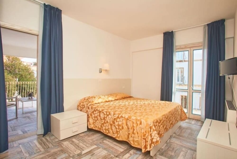 hotel muita di mari