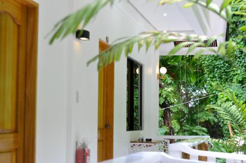 cocoloco boracay beach resort