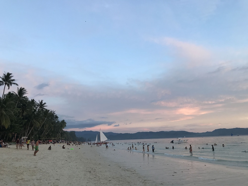 cocoloco boracay beach resort