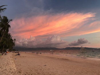 cocoloco boracay beach resort