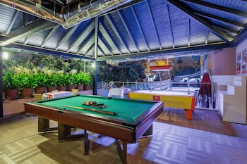 may flower apart hotel