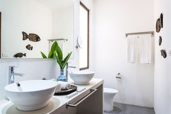 el nido mahogany beach