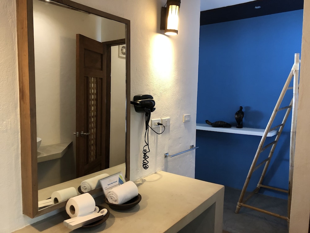 el nido mahogany beach