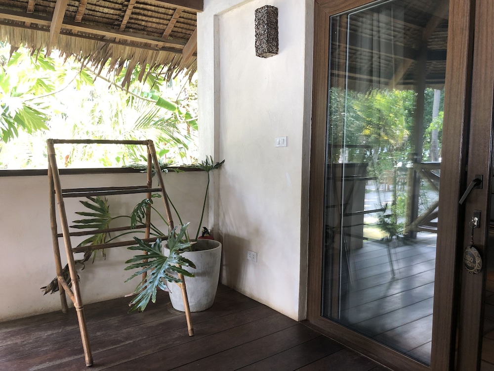 el nido mahogany beach