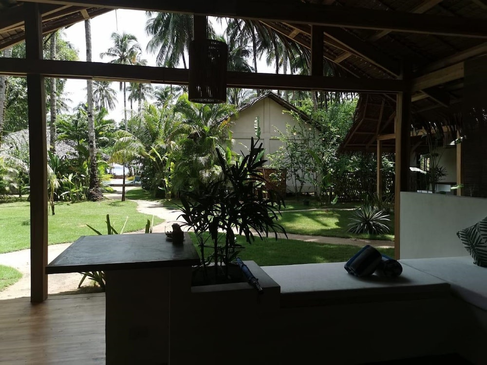 el nido mahogany beach