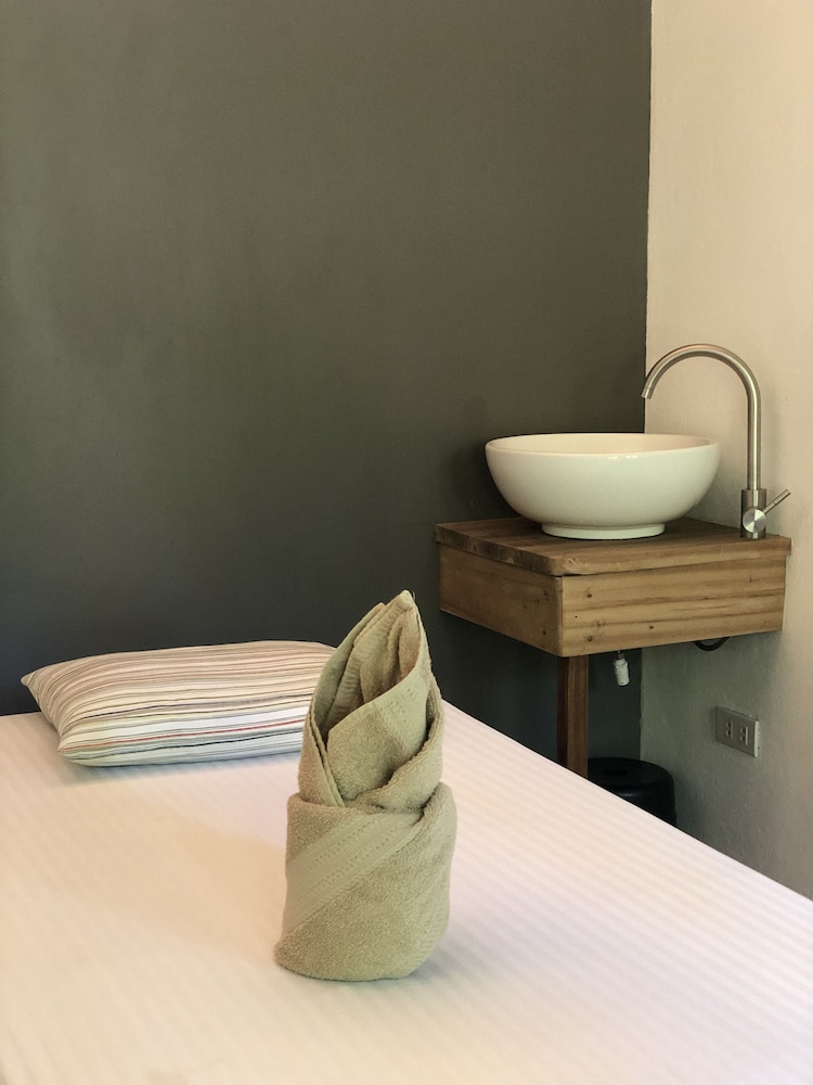 el nido mahogany beach