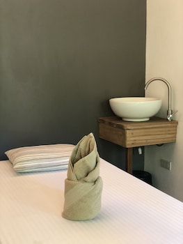 el nido mahogany beach