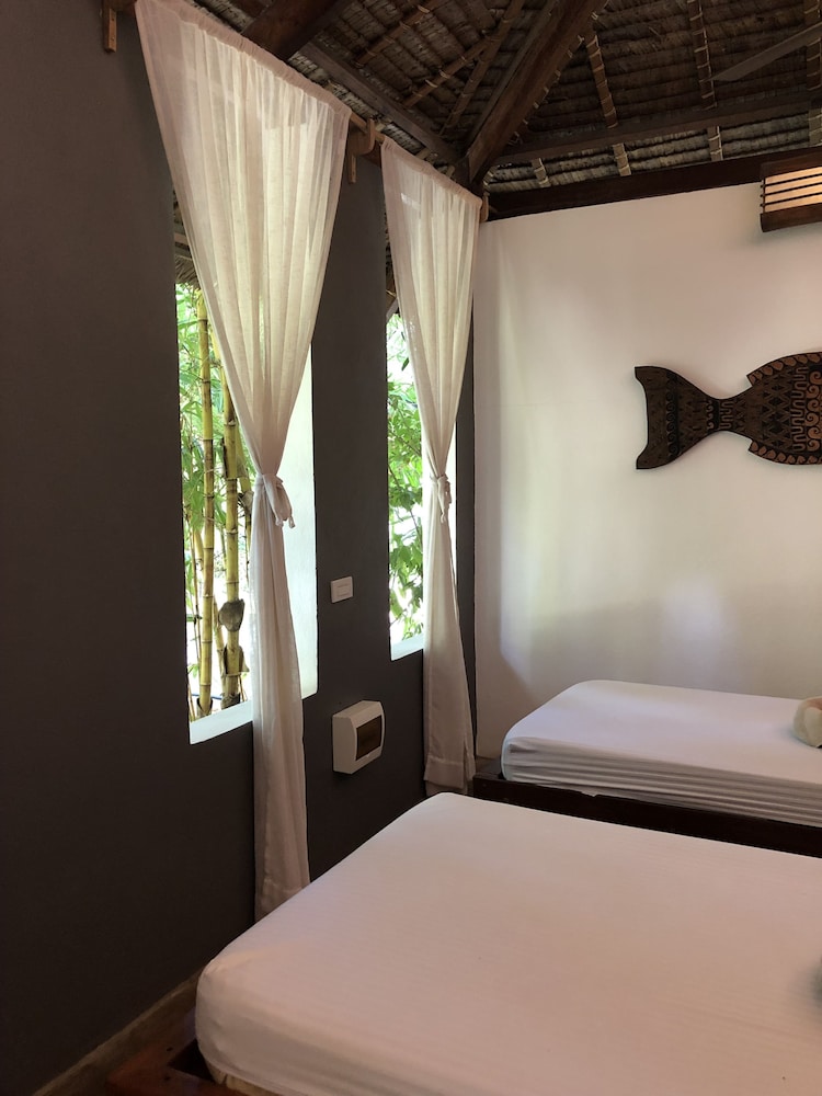 el nido mahogany beach