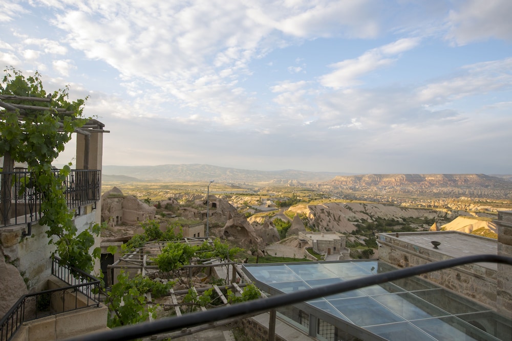 millstone cave suites