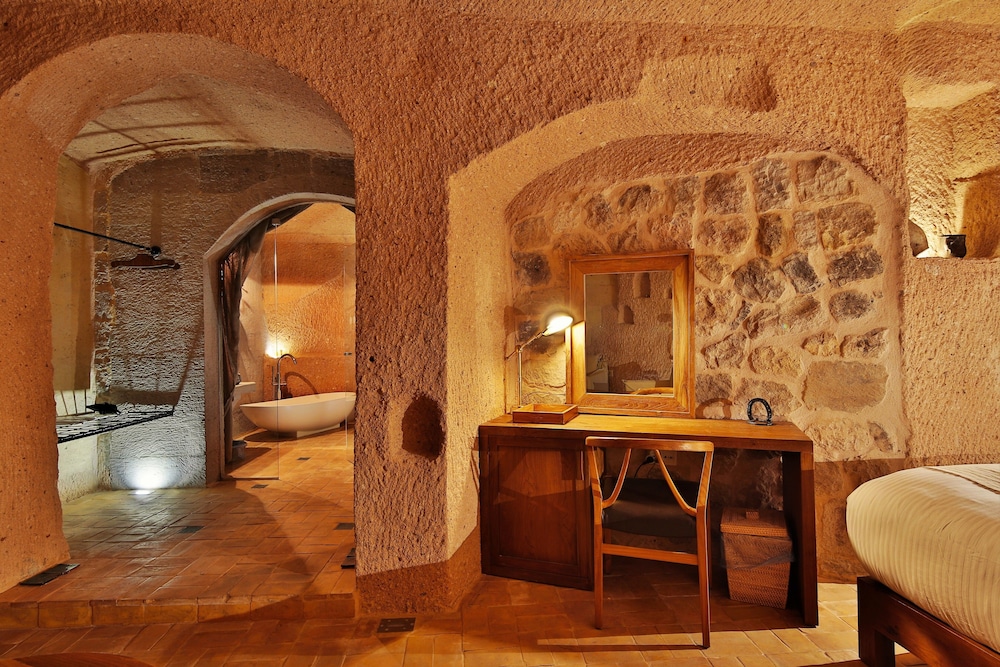 millstone cave suites
