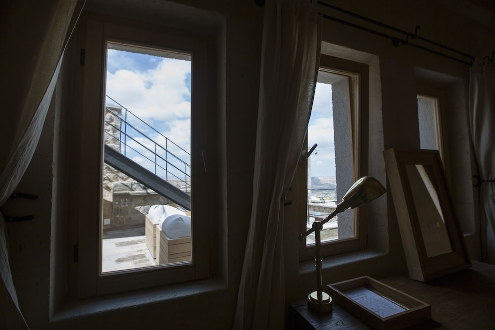 Millstone Cave Suites,Nevsehir>>Cappadocia,3 star