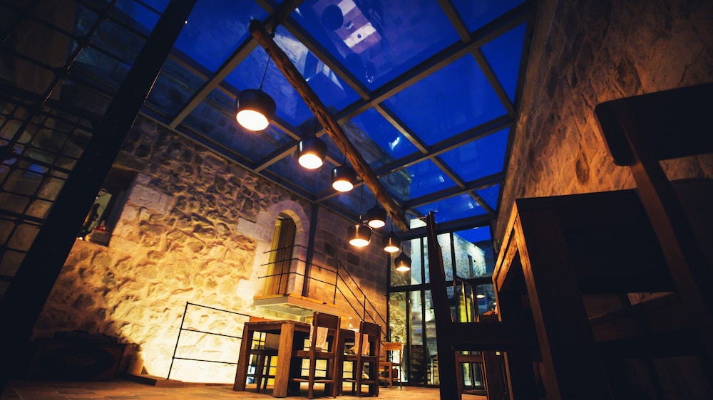 millstone cave suites