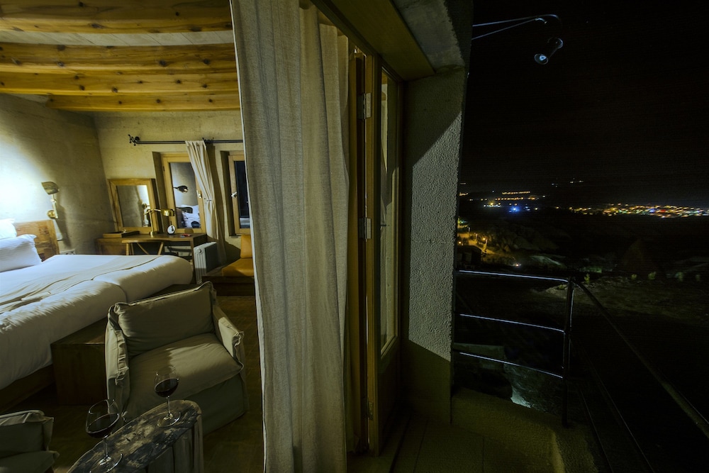 millstone cave suites