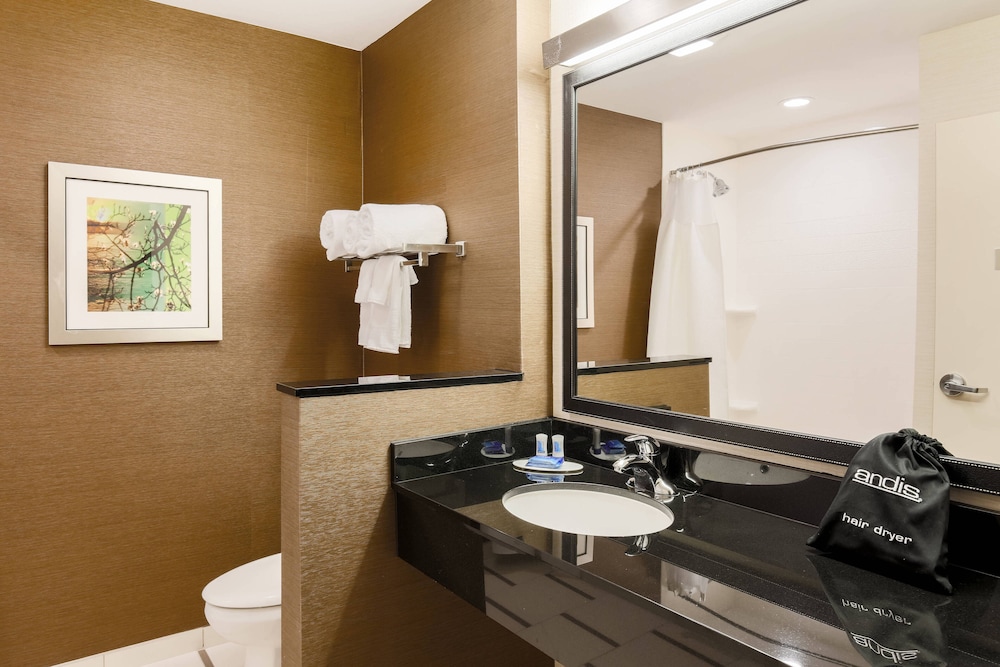 fairfield inn and suites cotulla