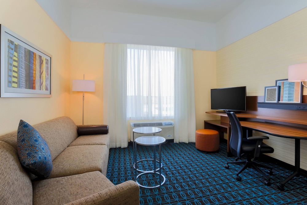 fairfield inn and suites cotulla