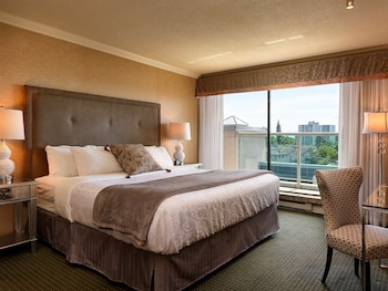 best western plus inner harbour