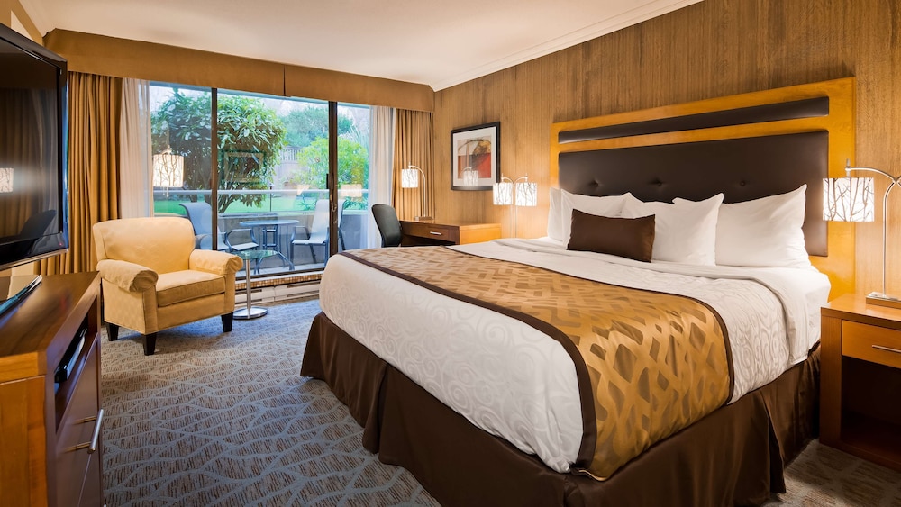 best western plus inner harbour
