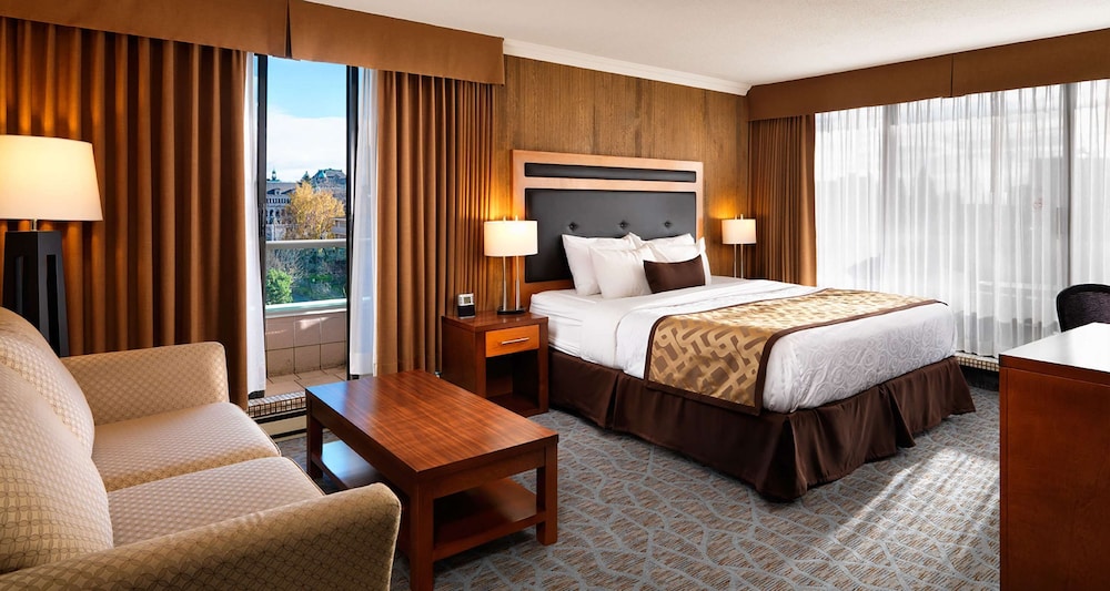 best western plus inner harbour