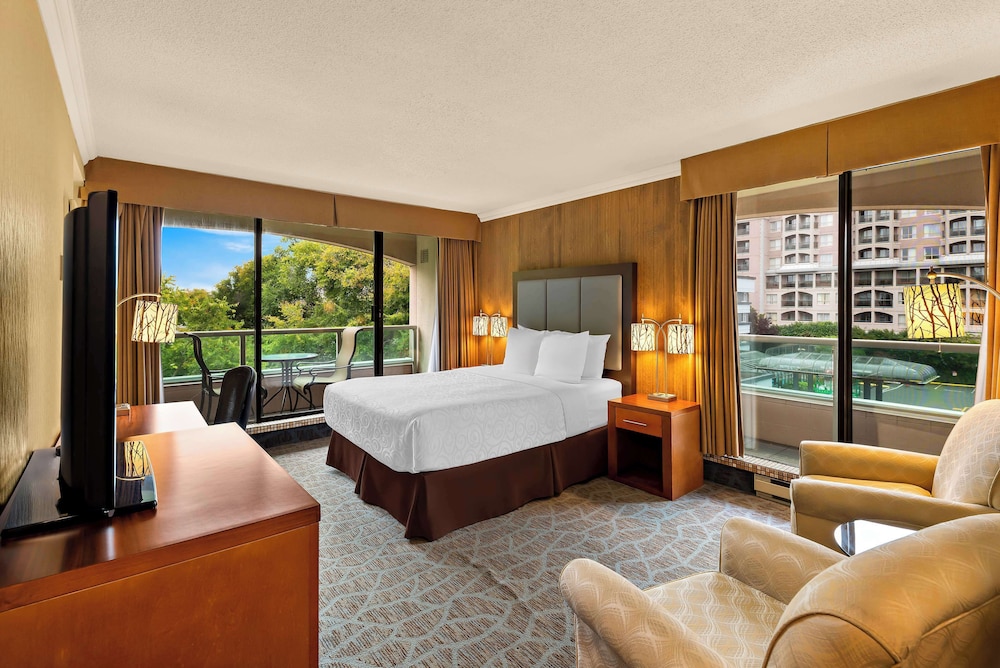 best western plus inner harbour