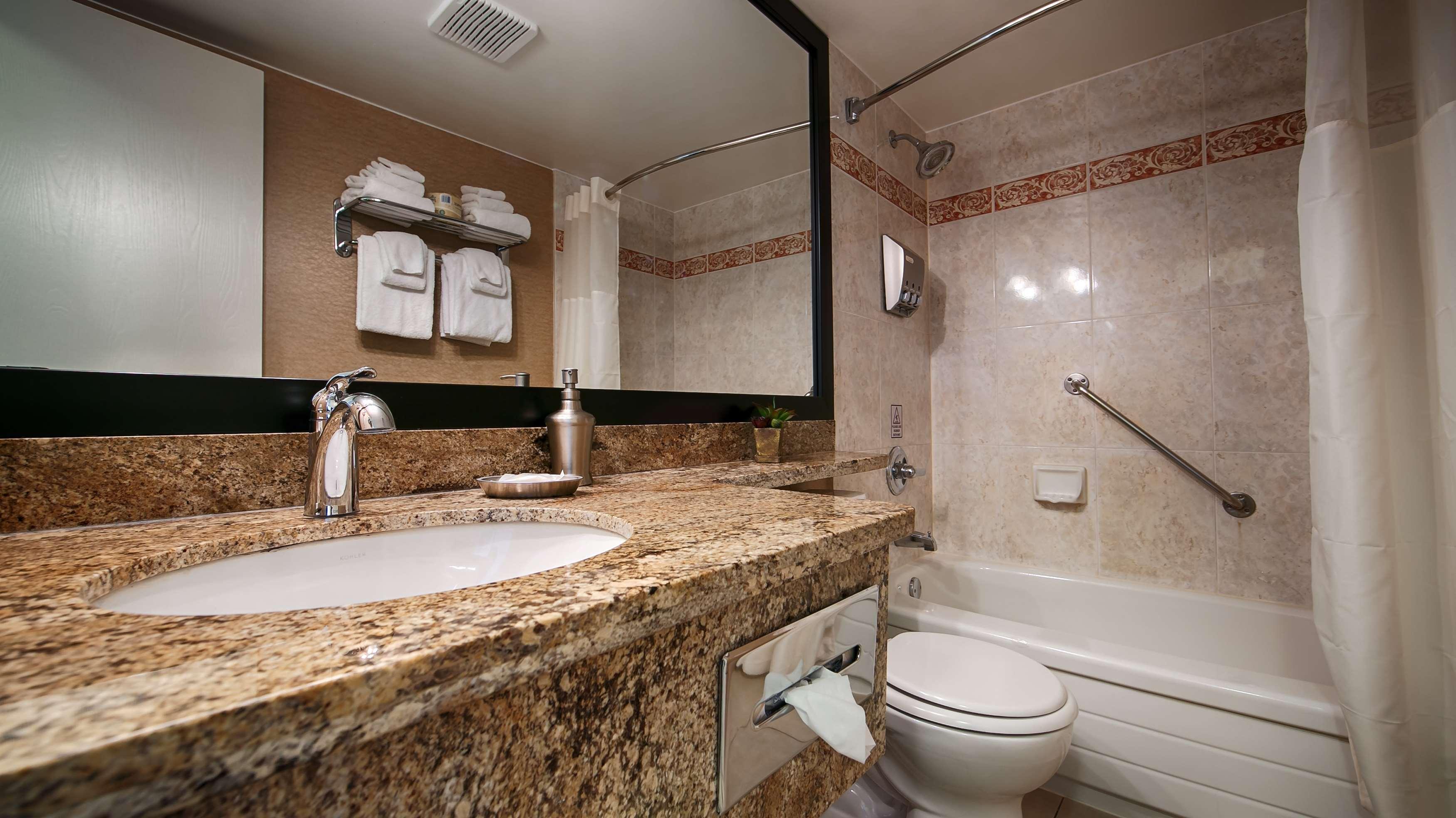 best western plus inner harbour