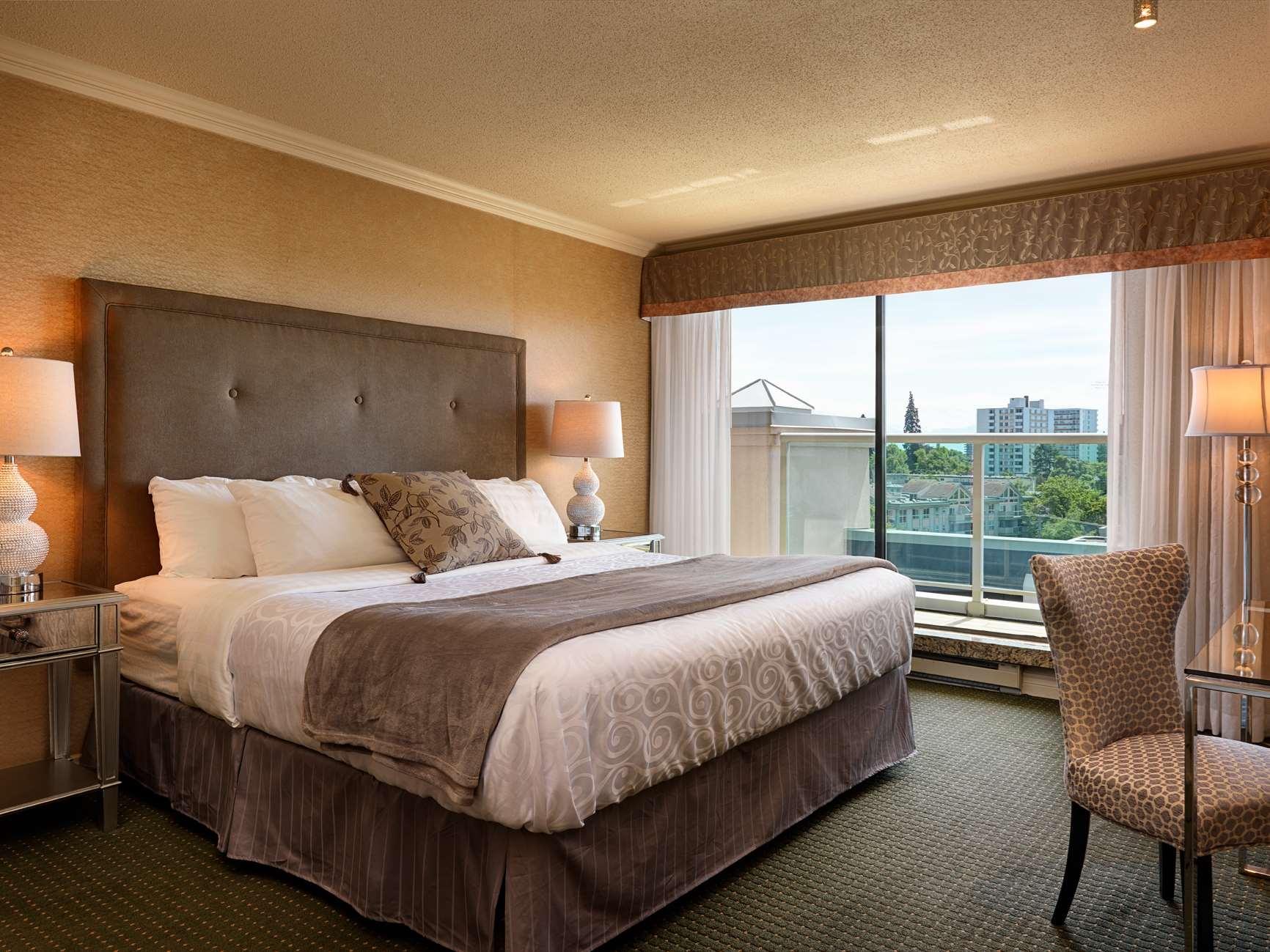 best western plus inner harbour