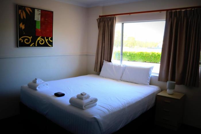 the commercial hotel motel