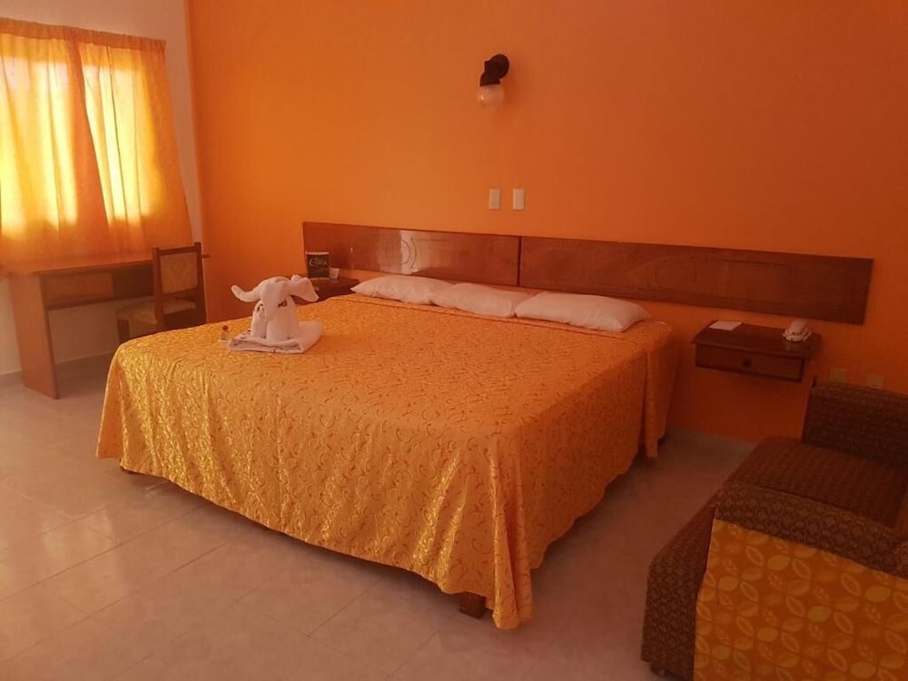 hotel arcos del parque