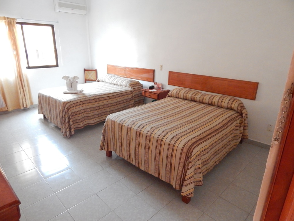 hotel arcos del parque