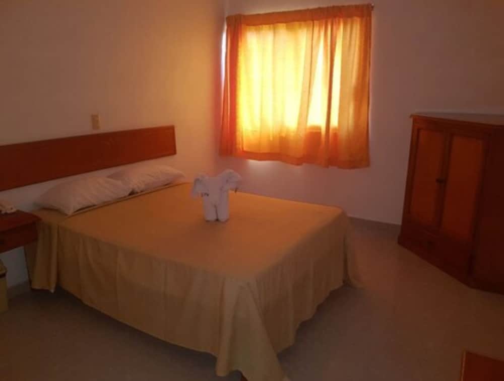 hotel arcos del parque