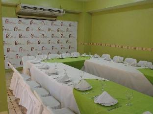 hotel arcos del parque