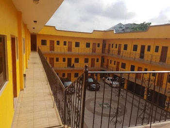 hotel arcos del parque