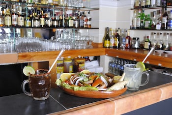 hotel arcos del parque